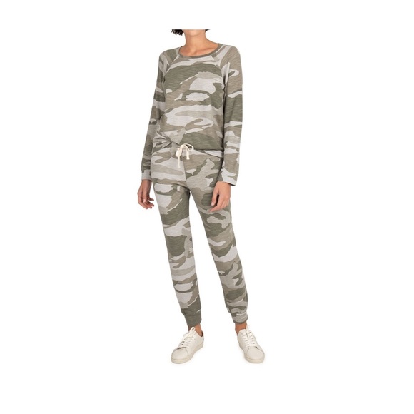 Monrow Pants - Monrow Vintage Camo Raglan and Sweatpants Set